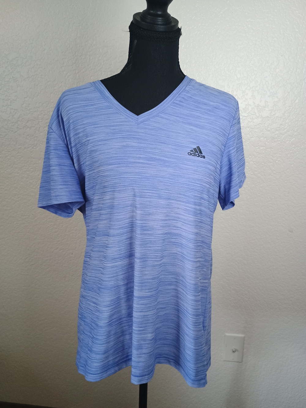 adidas Climacool short sleeve V-neck shirt V-Neck Athletic Shirt in Blue Size